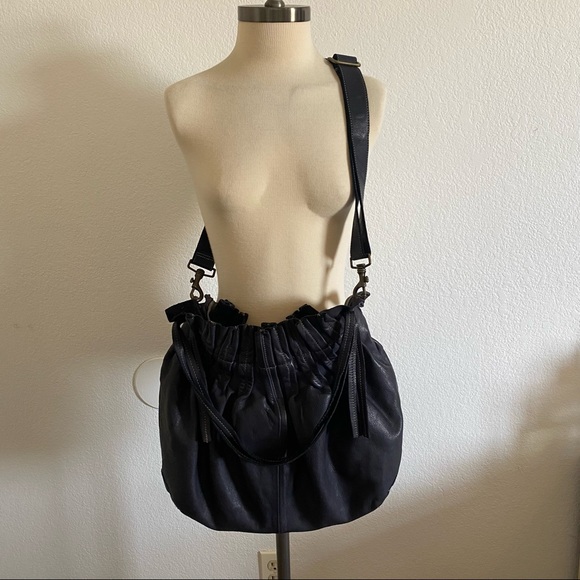 Caterina Lucchi genuine leather blue tone cross body/ shoulder bag - Picture 2 of 15